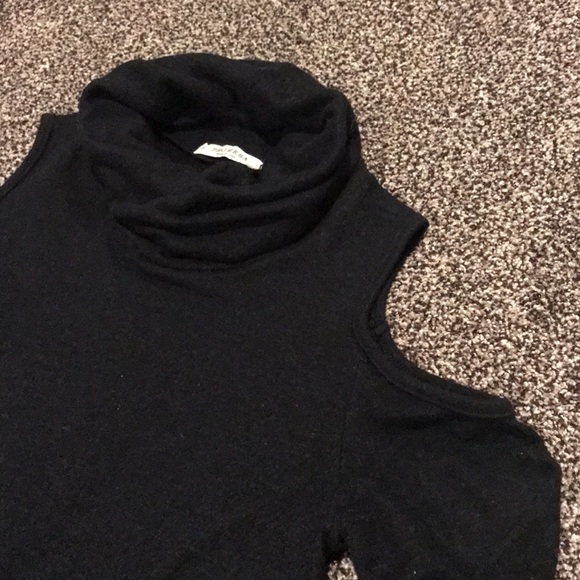 Promesa Turtleneck Cold Shoulder Top Long Sleeve Black S - Picture 2 of 9